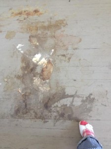 Peekfußboden miot Fuß